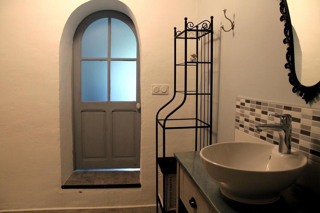 Mas De La Douceur Bed & Breakfast Saint-Andiol Ruang foto