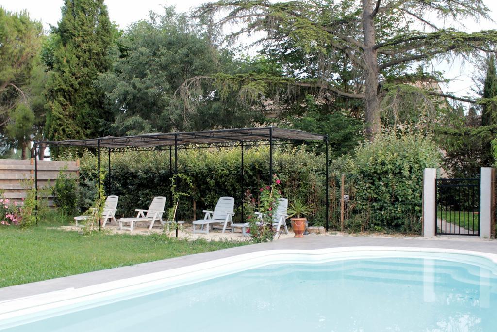 Mas De La Douceur Bed & Breakfast Saint-Andiol Bagian luar foto