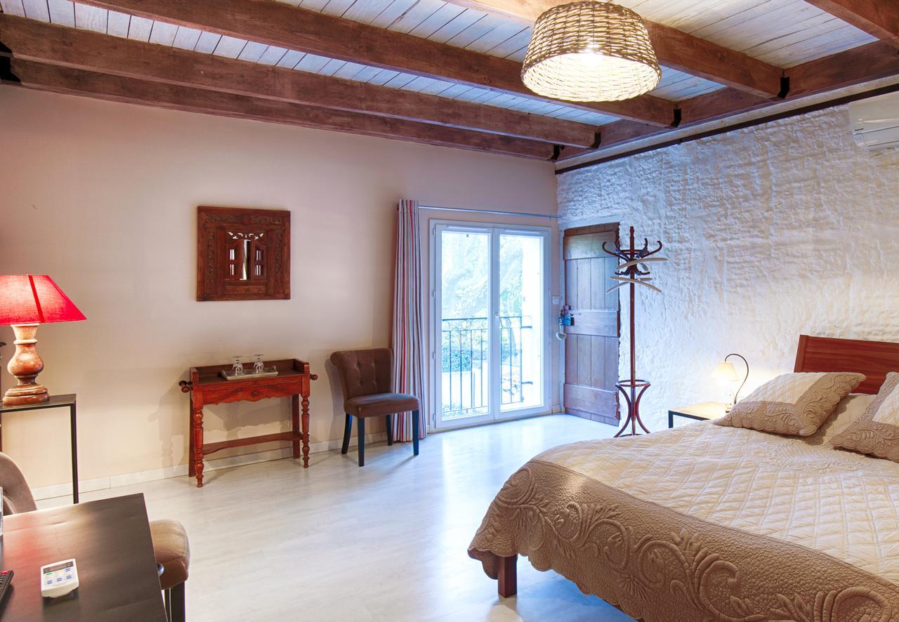 Mas De La Douceur Bed & Breakfast Saint-Andiol Bagian luar foto